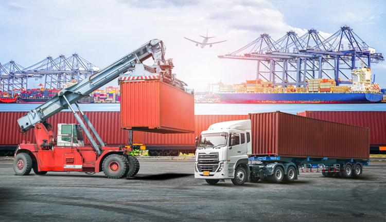 Imagen con contenedores mostrando operaciones de comercio internacional 
