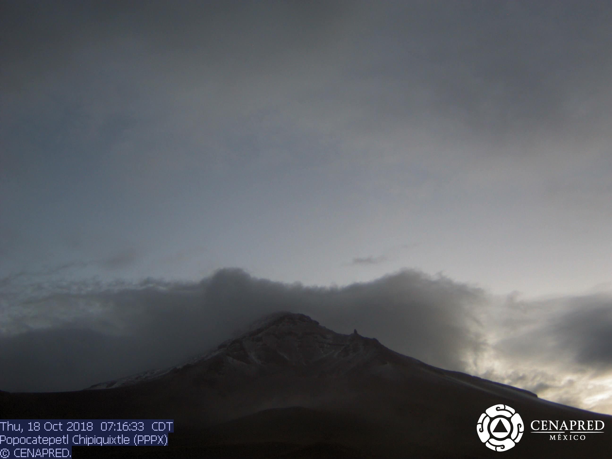 En las últimas 24 horas, por medio de los sistemas de monitoreo del volcán Popocatépetl, se identificaron 36 exhalaciones.