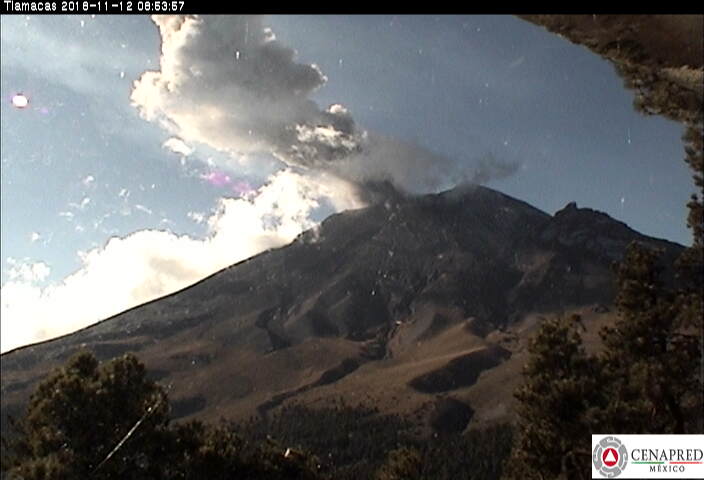 En las últimas 24 horas, por medio de los sistemas de monitoreo del volcán Popocatépetl, se identificaron 194 exhalaciones acompañadas de vapor de agua, gas y ligeras cantidades de ceniza.
