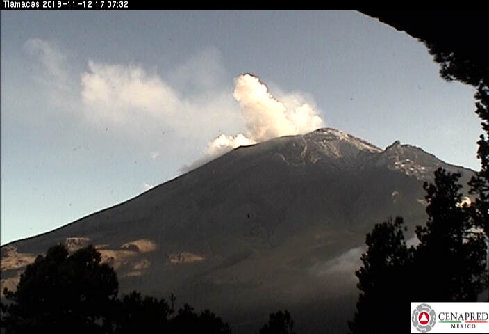 En las últimas 24 horas, por medio de los sistemas de monitoreo del volcán Popocatépetl, se identificaron 162 exhalaciones acompañadas de vapor de agua, gas y ligeras cantidades de ceniza.