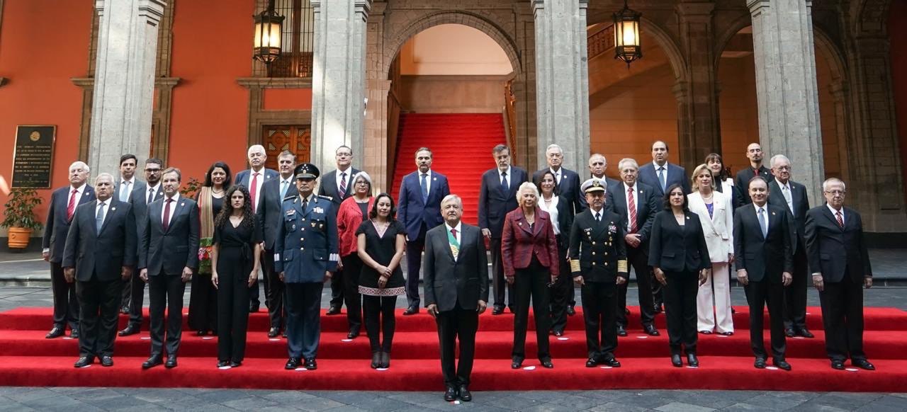 Andrés Manuel López Obrador, Presidente de México y su gabinete.
