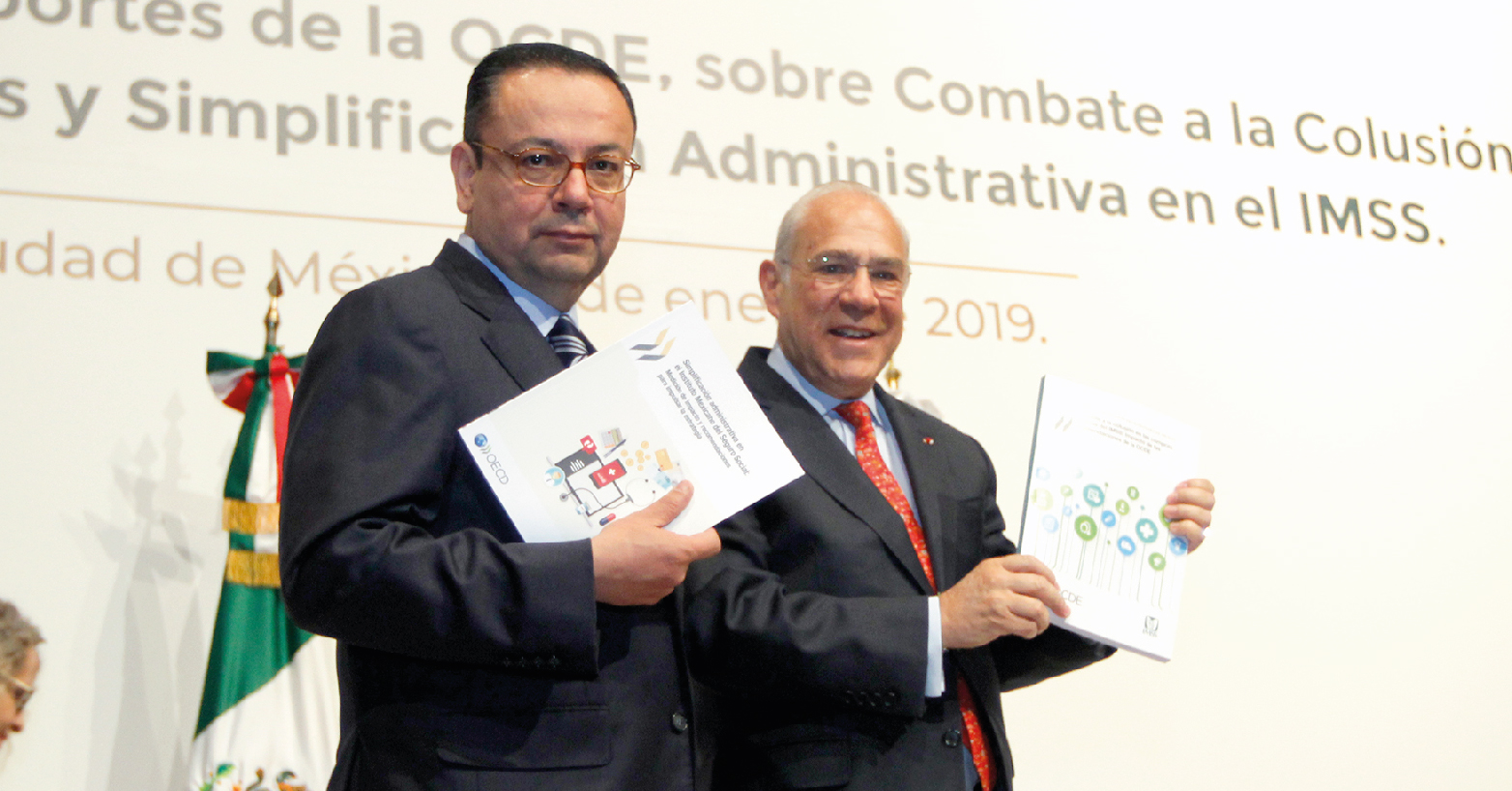 Germán Martínez, Director General del IMSS, y Ángel Gurría, Secretario General de la OCDE.