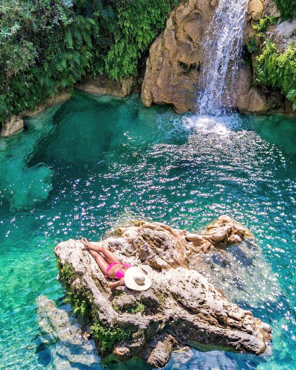 A tan solo 30 minutos del Pueblo Mágico de Taxco encontrarás este impresionante lugar. ¡Ponte tu traje de baño y aviéntate un chapuzón en sus increíbles aguas color turquesa!