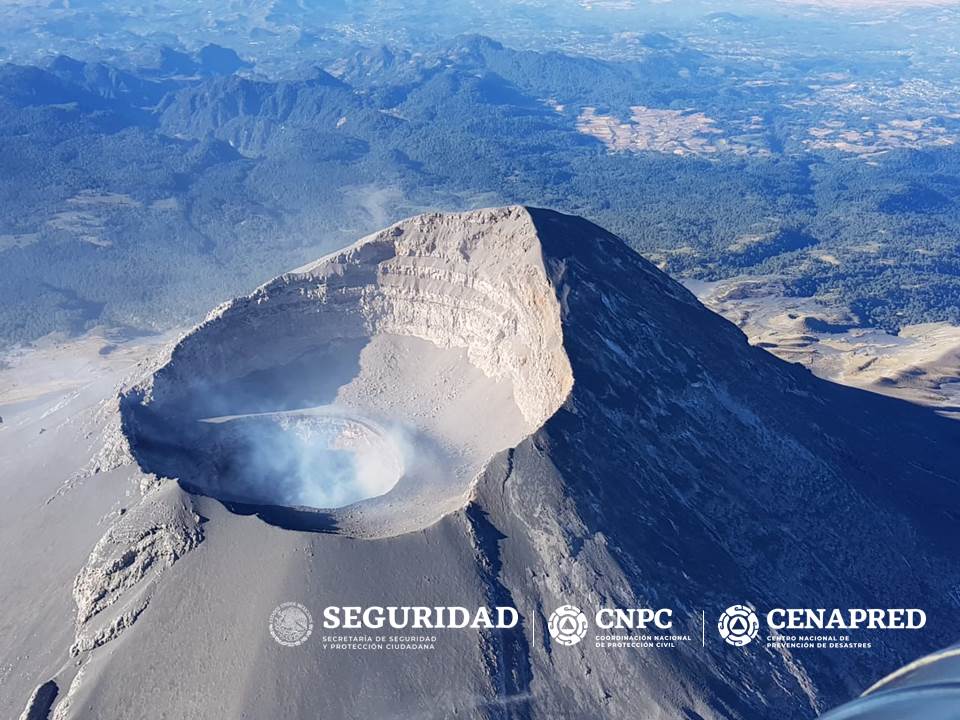 En las últimas 24 horas, por medio de los sistemas de monitoreo del volcán Popocatépetl, se identificaron 61 exhalaciones con emisión de vapor de agua, gas y bajo contenido de ceniza.