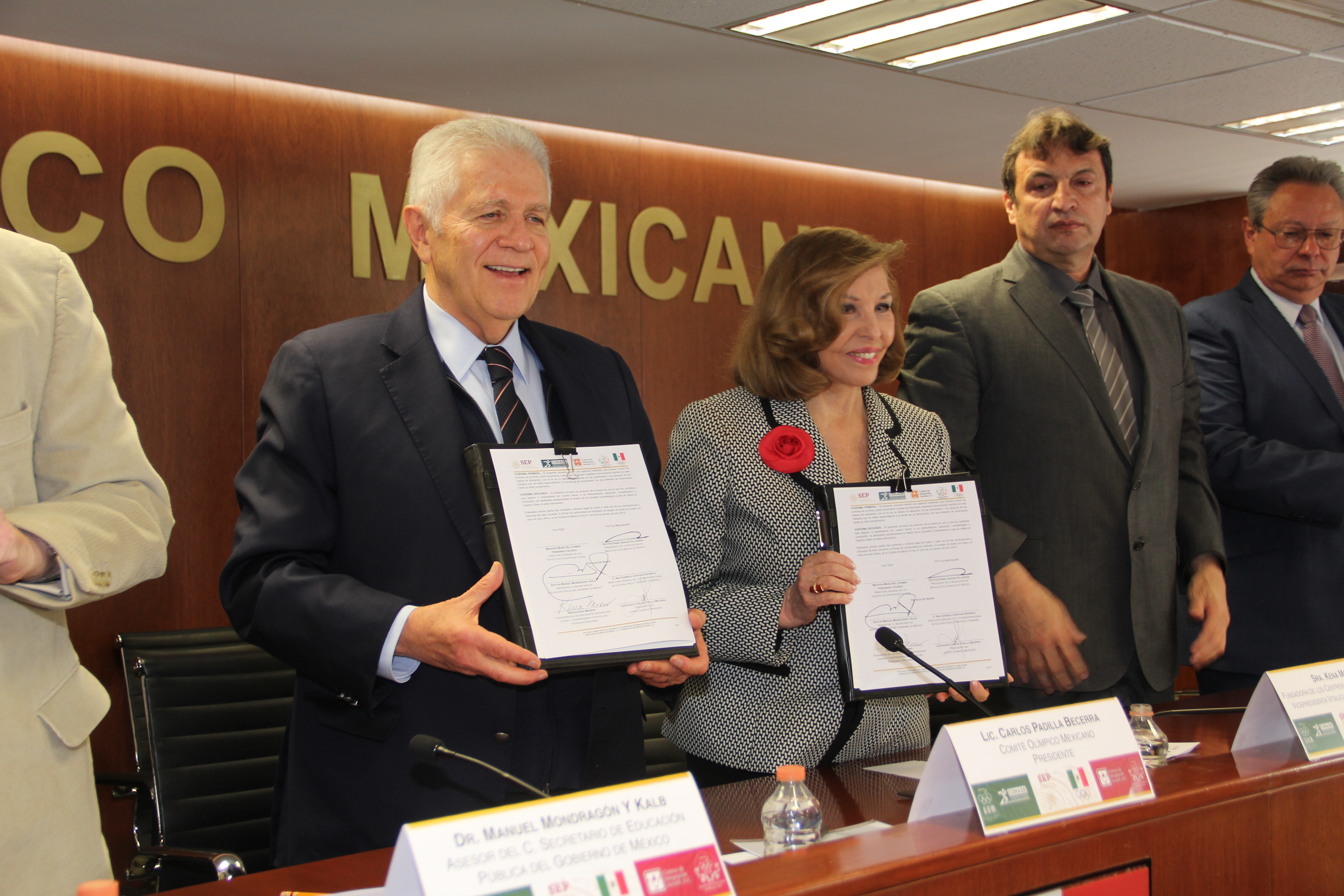 Firma de convenio con el Movimiento Olímpico Mexicano y la SEP