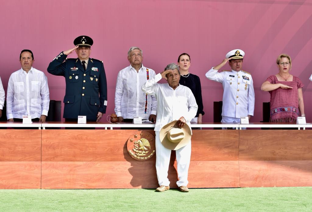 Presidente Andrés Manuel López Obrador encabezó el acto conmemorativo por el Día de la Bandera 