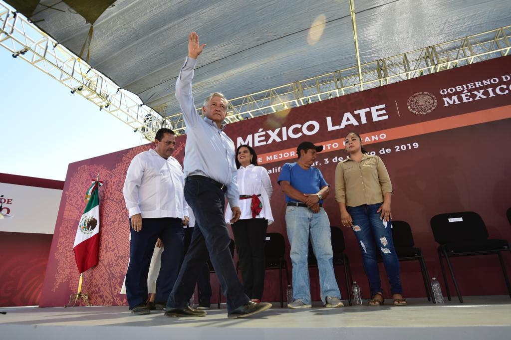 El presidente Andrés Manuel López Obrador durante el Programa de Mejoramiento Urbano