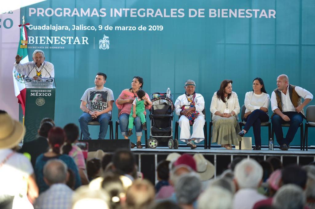 El presidente Andrés Manuel López Obrador, durante la  presentación de los Programas Integrales de Bienestar en Guadalajara