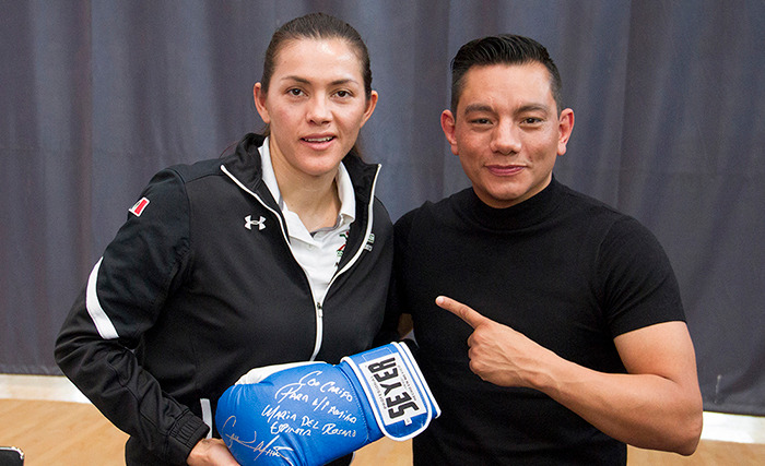 El boxeador, cuatro veces campeón del mundo, dio una plática motivacional a la comunidad CNAR