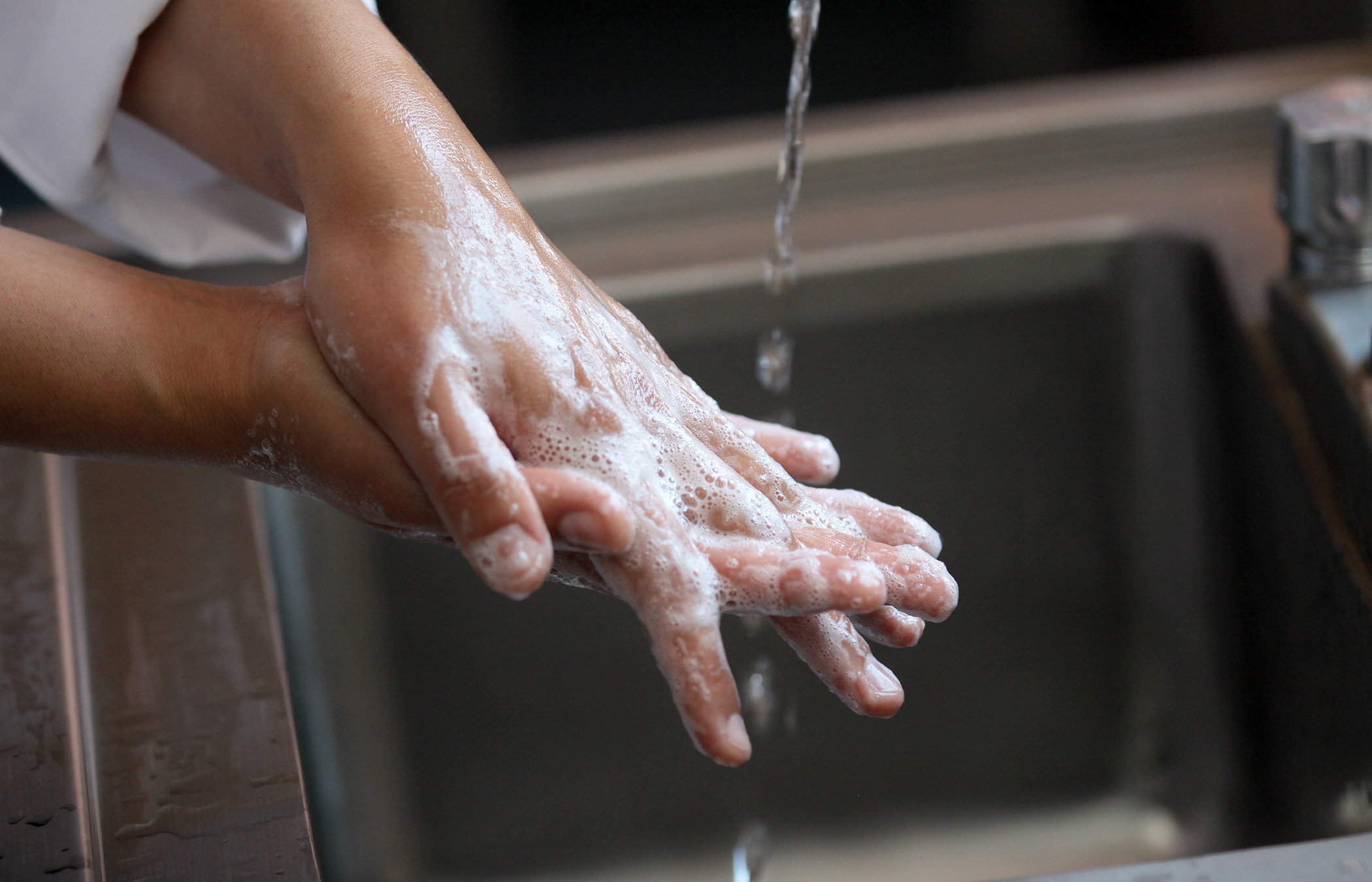 El lavado frecuente de manos previene hasta 80 por ciento la enfermedad