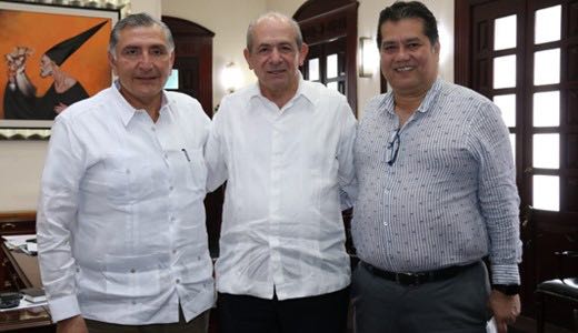Fernández Fassnacht visita el estado de Tabasco para formalizar acuerdo con el Gobernador Augusto López Hernández, en favor de los jóvenes tabasqueños.