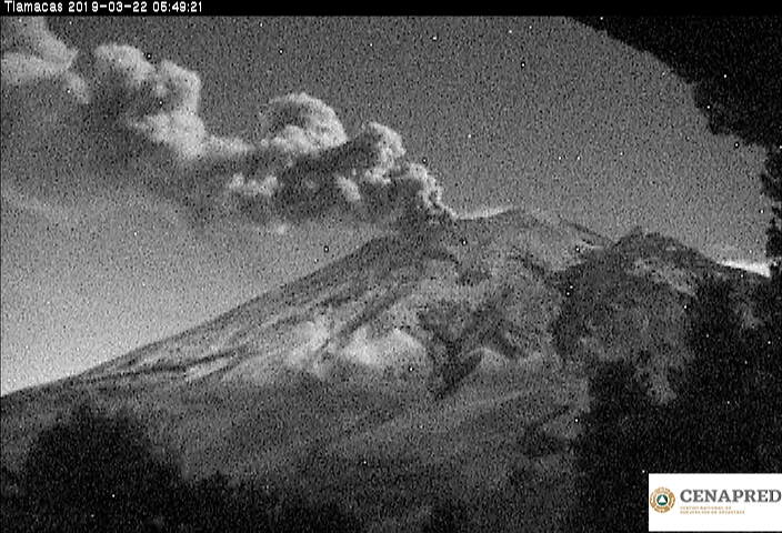 En las últimas 24 horas, por medio de los sistemas de monitoreo del volcán Popocatépetl, se identificaron 104 exhalaciones  y dos eventos volcanotectónicos ayer las 03:12 y 07:57 h, con magnitud de 2.1 y 1.6 respectivamente
