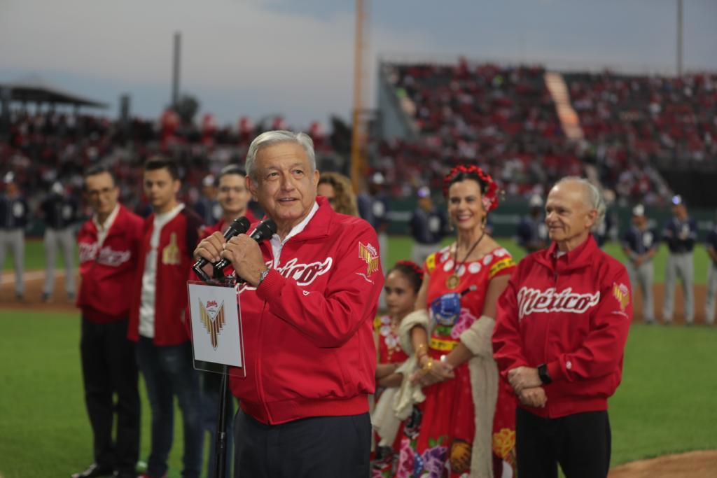 Presidente, Andrés Manuel López Obrador, durante la Inauguración del estadio de los Diablos Rojos del México, Alfredo Harp Helú