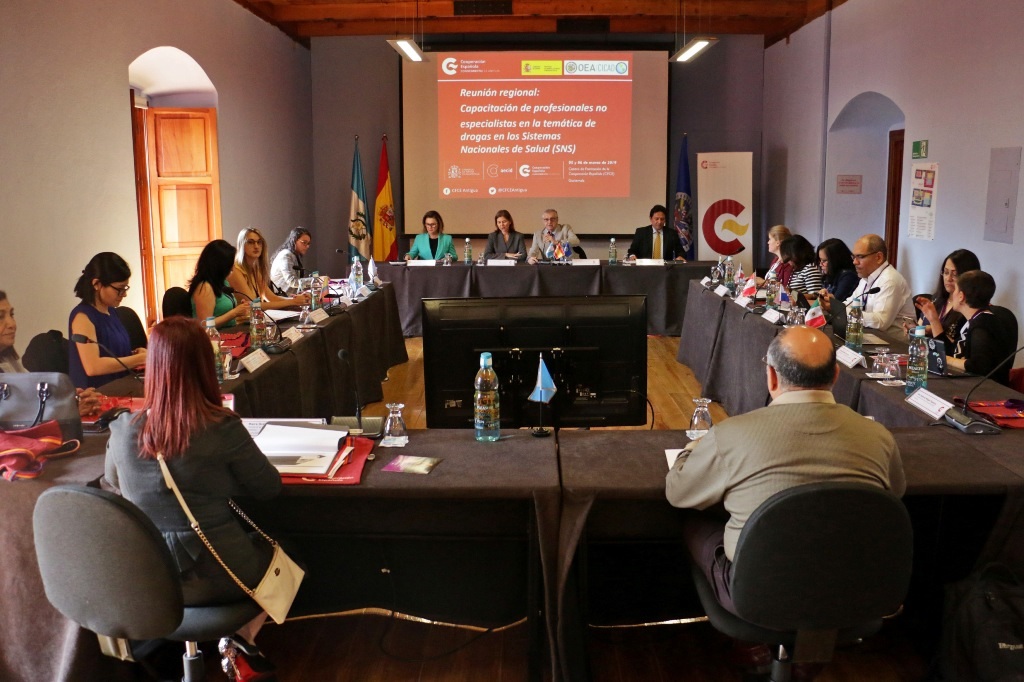 “Reunión regional: Capacitación de profesionales no especialistas en la temática de drogas en los sistemas nacionales de salud” 