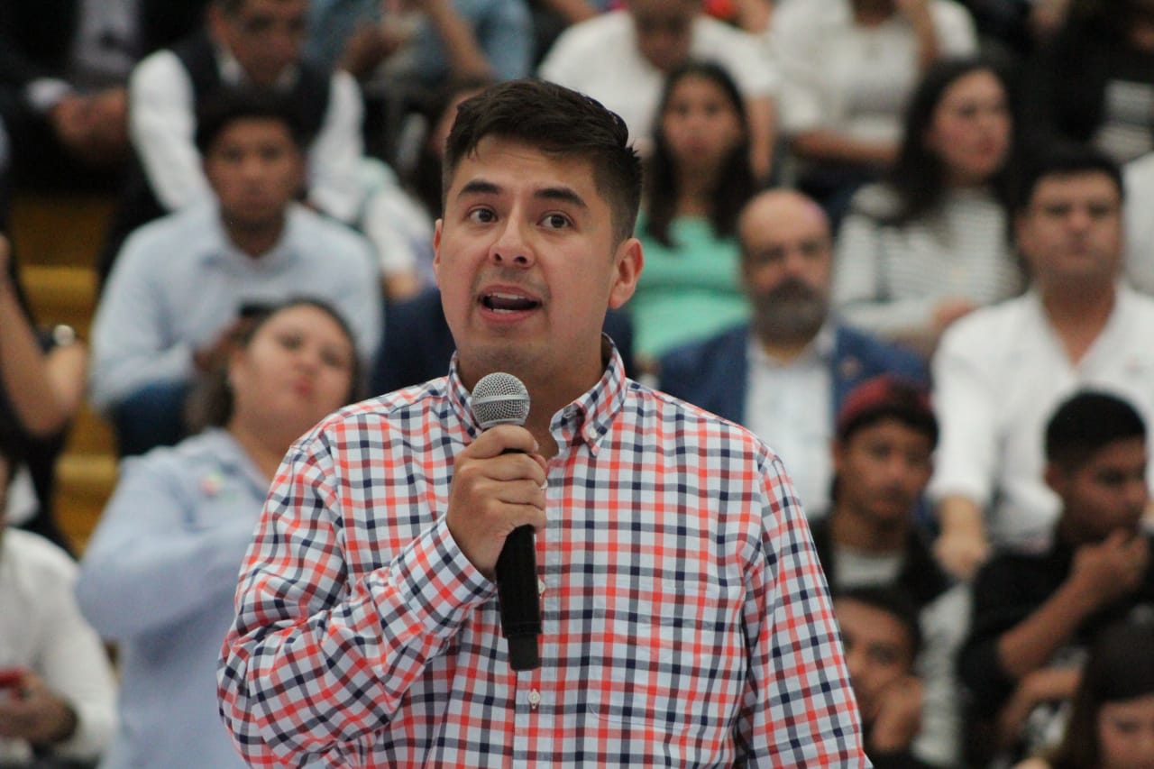 Guillermo Santiago Rodríguez, director general del Imjuve, inauguró los foros "República Joven" en Pachuca, Hidalgo.