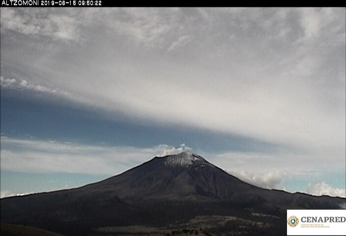 En las últimas 24 horas por medio de los sistemas de monitoreo del volcán Popocatépetl, se identificaron 24 exhalaciones.