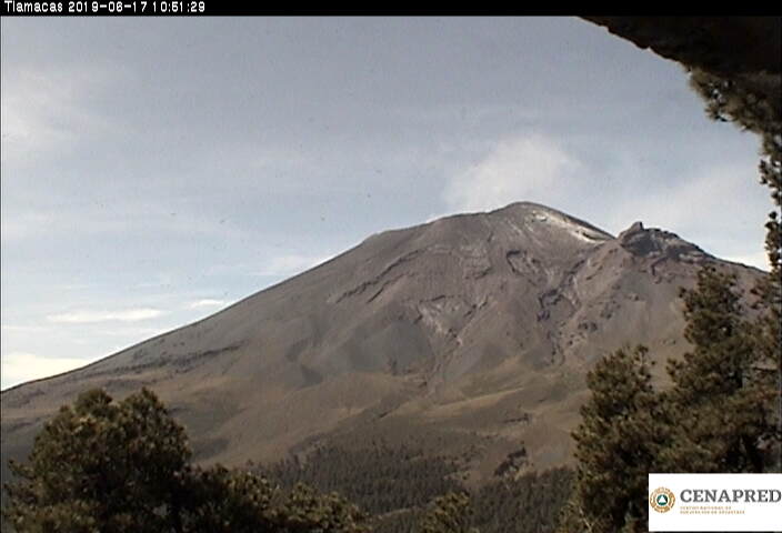 En las últimas 24 horas por medio de los sistemas de monitoreo del volcán Popocatépetl, se identificaron 185 exhalaciones, acompañadas de vapor de agua, gas y ligeras cantidades de ceniza. Además se presentaron dos explosiones esta mañana.