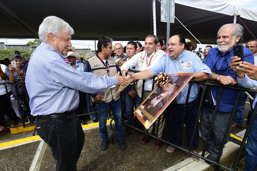 El presidente de México, Andŕes Manuel López Obrador, durante el diálogo con la Comunidad del Hospital Rural de Villamar, Michoacán.