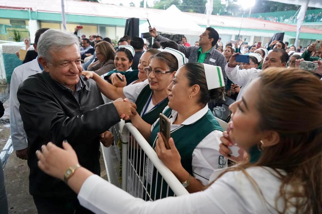El presidente de México, Andrés Manuel López Obrador, durante su diálogo con la Comunidad del Hospital Rural de Ario de Rosales, Michoacán.