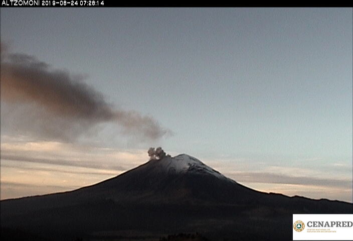 Agosto 24, 11:00 h (Agosto 24, 16:00 GMT)

En las últimas 24 horas por medio de los sistemas de monitoreo del volcán Popocatépetl se identificaron 203 exhalaciones,  167 minutos de tremor y 18 explosiones.