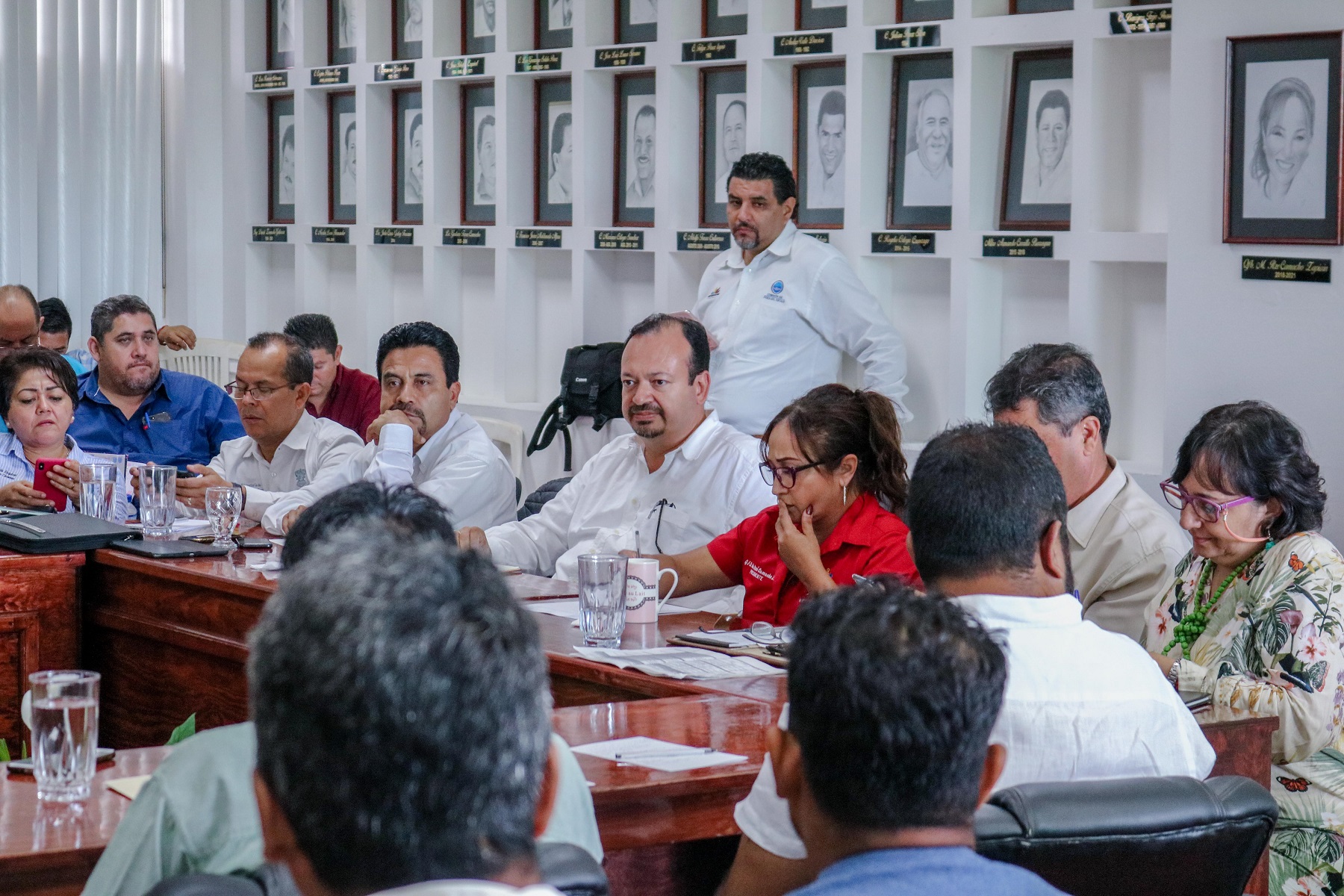 Los acuerdos fueron alcanzados en la mesa de trabajo intersecretarial con productores que se manifestaron en el canal de navegación del puerto de Lázaro Cárdenas.