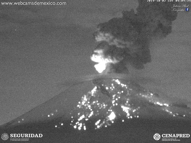 Por medio de los sistemas de monitoreo del volcán Popocatépetl se identificaron 215 exhalaciones, 14 explosiones, 483 minutos de tremor y dos sismos volcanitectónicos.