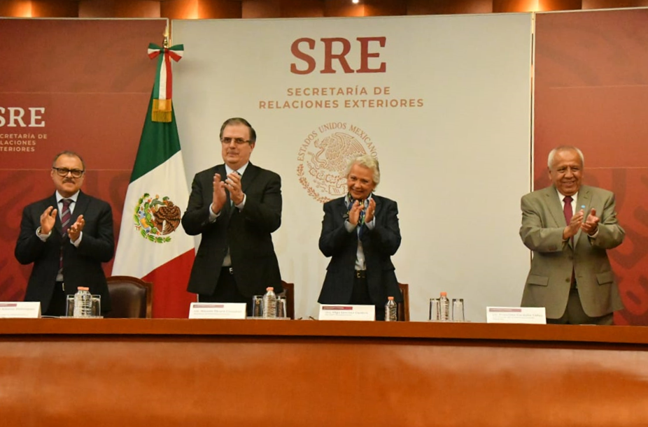 El Gobierno de México celebra naturalización de cien nuevos mexicanos