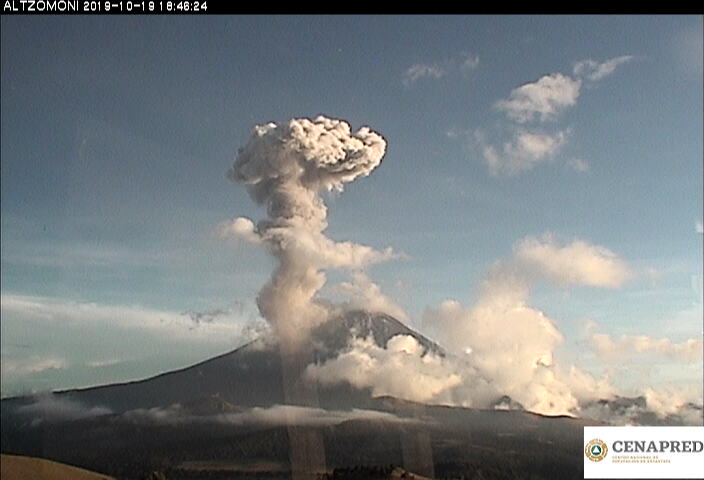 Por medio de los sistemas de monitoreo del volcán Popocatépetl se identificaron 128 exhalaciones, 12 explosiones y 126 minutos de tremor.