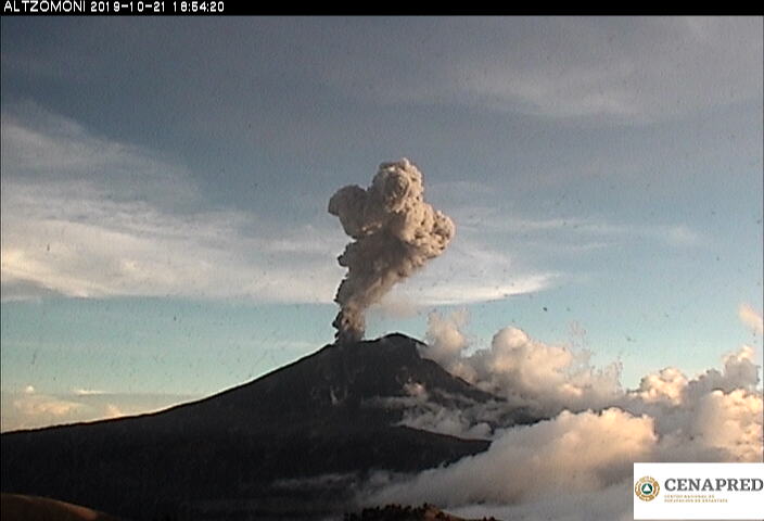 Por medio de los sistemas de monitoreo del volcán Popocatépetl se identificaron 226 exhalaciones, 16 explosiones menores, dos explosiones moderadas y 335 minutos de tremor.