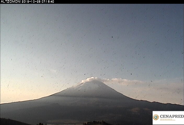 Por medio de los sistemas de monitoreo del volcán Popocatépetl se identificaron 342 exhalaciones y 208 minutos de tremor. 
