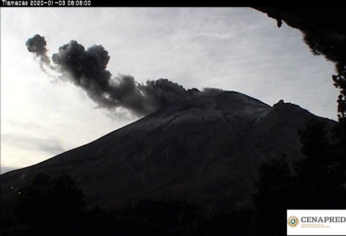 Por medio de los sistemas de monitoreo del volcán Popocatépetl se identificaron 122 exhalaciones se tuvo visibilidad parcial, sin embargo se pudo identificar emisiones con bajo contenido de ceniza, así como 43 minutos de tremor y una explosión menor.