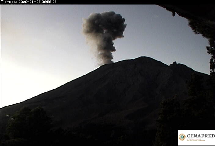 Por medio de los sistemas de monitoreo del volcán Popocatépetl se identificaron 136 exhalaciones, 65 minutos de tremor y un sismo volcanotectónico.
