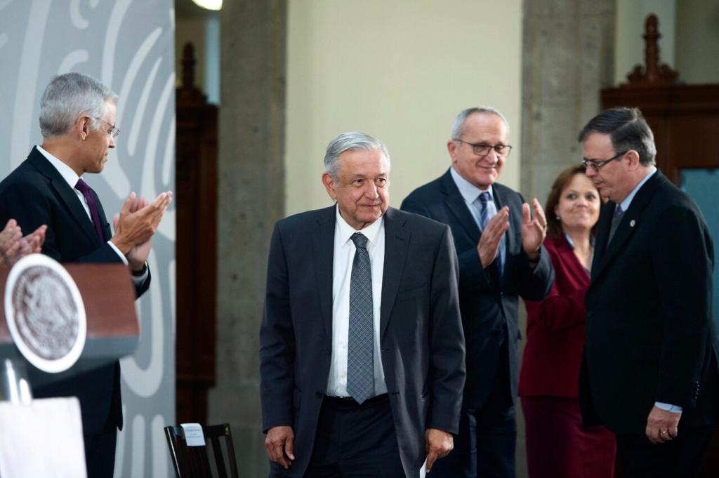 El presidente de México durante la 31 Reunión de Embajadores y Cónsules, desde Salón Tesorería en Palacio Nacional.