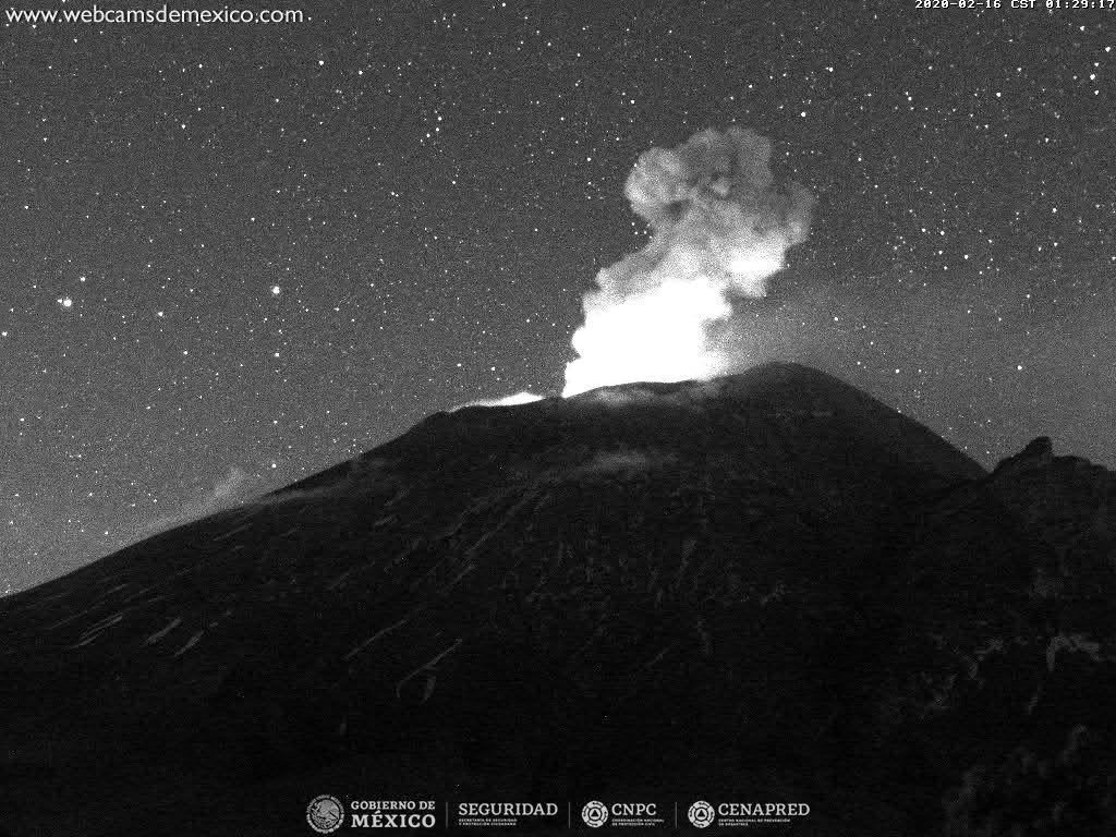 Por medio de los sistemas de monitoreo del volcán Popocatépetl se identificaron 248 exhalaciones y 395 minutos de tremor, estos eventos estuvieron acompañados por la emisión de gases y ligeras cantidades de cenizas que se dispersaron al noroeste.