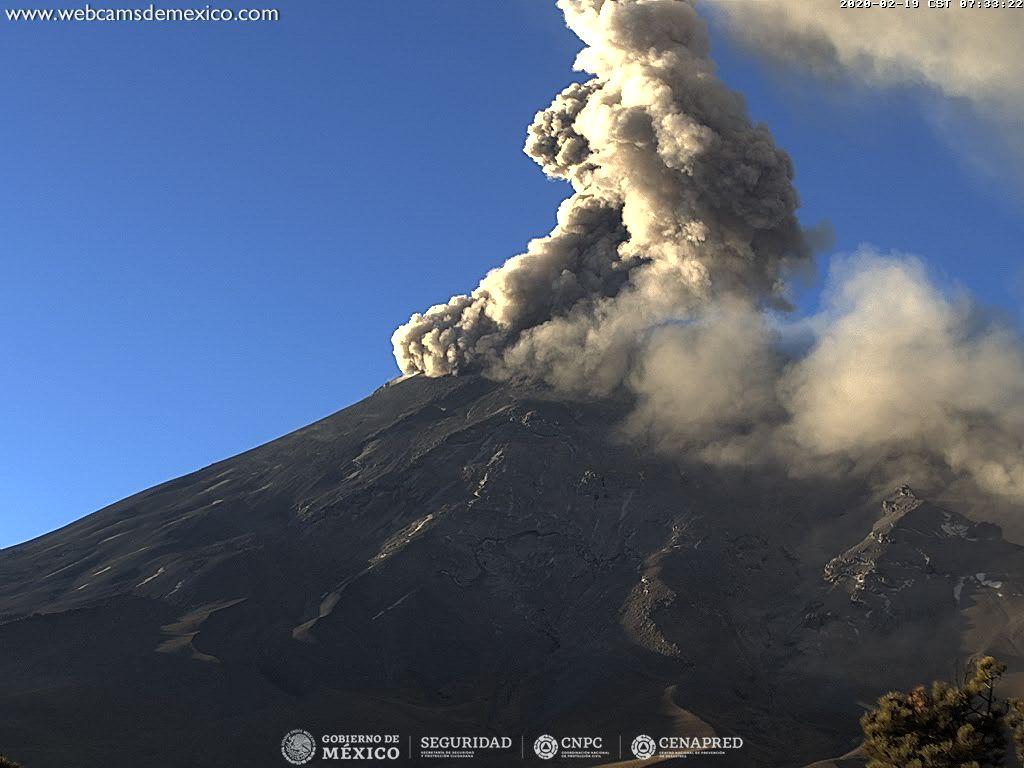 Por medio de los sistemas de monitoreo del volcán Popocatépetl se identificaron 257 exhalaciones, nueve explosiones, 389 minutos de tremor y un sismo volcanotectónico.