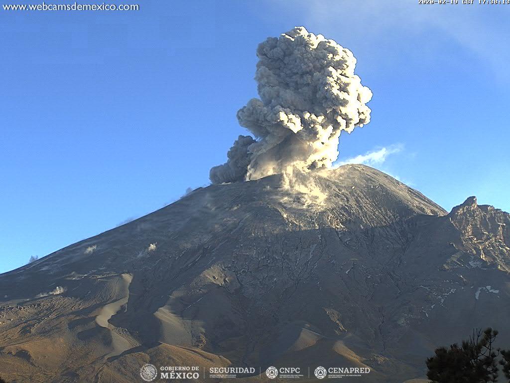 Por medio de los sistemas de monitoreo del volcán Popocatépetl se identificaron 263 exhalaciones, siete explosiones, 504 minutos de tremor y un sismo volcanotectónico. 