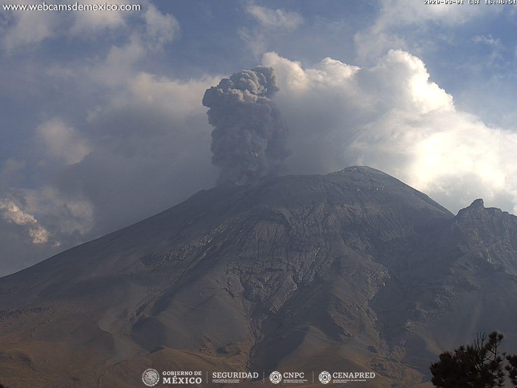Por medio de los sistemas de monitoreo del volcán Popocatépetl se identificaron 71 exhalaciones de baja intensidad, 105 minutos de tremor y una explosión menor