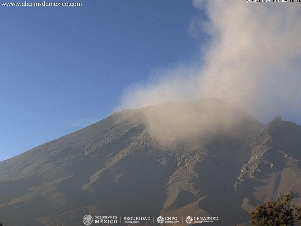En las últimas 24 horas, mediante los sistemas de monitoreo del volcán Popocatépetl se identificaron 125 exhalaciones acompañadas de vapor de agua, gases volcánicos y ligeras cantidades de ceniza. Además, se registraron tres explosiones.