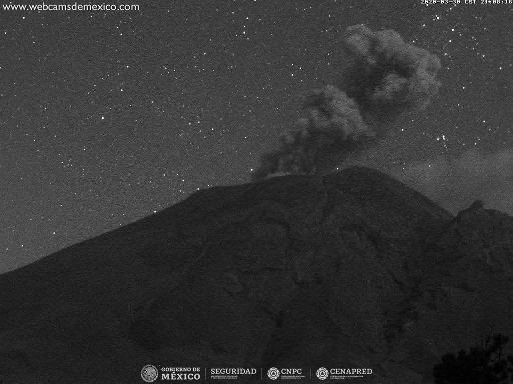 En las últimas 24 horas, mediante el sistema de monitoreo del volcán Popocatépetl se identificaron 49 exhalaciones, 1027 minutos de tremor y una explosión menor. 