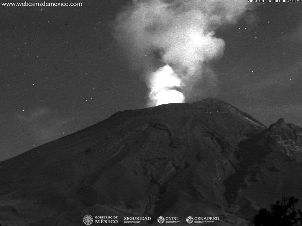 En las últimas 24 horas, mediante el sistema de monitoreo del volcán Popocatépetl se identificaron 100 exhalaciones acompañadas de vapor de agua, gases volcánicos y ligeras cantidades de ceniza.