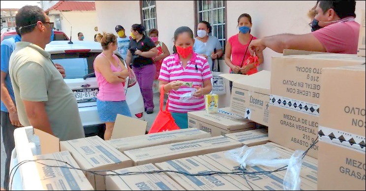 Abastece lechería móvil SEGALMEX-LICONSA a comunidad de Cárdenas, en Tabasco