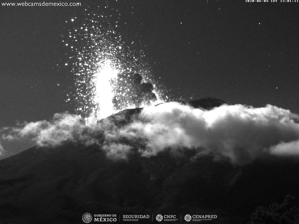 En las últimas 24 horas, mediante el sistema de monitoreo del volcán Popocatépetl se identificaron 344 exhalaciones acompañadas de vapor de agua, gases volcánicos y ligeras cantidades de ceniza.
