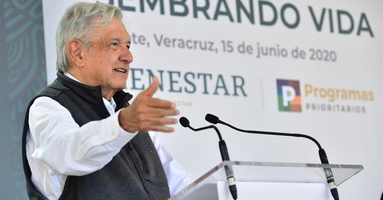 El presidente de México, Andrés Manuel López Obrador, durante la supervisión del programa Sembrando Vida, en Veracruz.