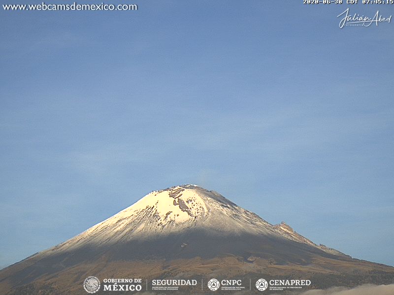 En las últimas 24 horas, mediante el sistema de monitoreo del volcán Popocatépetl se identificaron 28 exhalaciones de baja intensidad, acompañadas de gases volcánicos.
