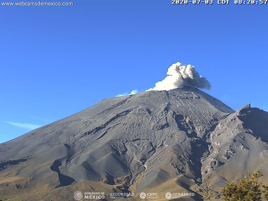 En las últimas 24 horas, mediante el sistema de monitoreo del volcán Popocatépetl se identificaron 122 exhalaciones, 113 minutos de tremor y un sismo un sismo volcanotectónico.