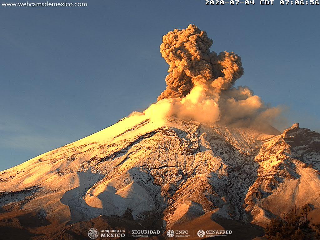 En las últimas 24 horas, mediante el sistema de monitoreo del volcán Popocatépetl se identificaron 169 exhalaciones de baja intensidad, acompañadas de gases volcánicos y en ocasiones de bajas cantidades de ceniza. Asimismo, 32 minutos de tremor.