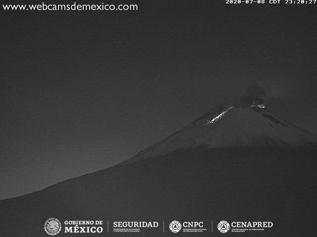 En las últimas 24 horas, mediante el sistema de monitoreo del volcán Popocatépetl se identificaron 105 exhalaciones, 63 minutos de tremor y una explosión menor. 