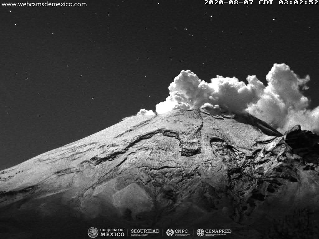 En las últimas 24 horas, mediante los sistemas de monitoreo del volcán Popocatépetl se identificaron 21 exhalaciones acompañadas principalmente de vapor de agua y gases volcánicos.