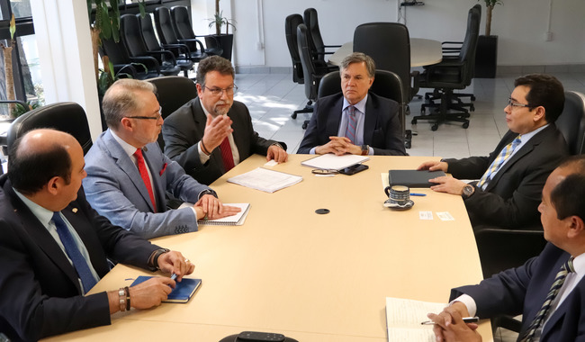 In a meeting with the Director General of IICA and its representative in Mexico, the Chief Director of Senasica, Javier Calderón Elizalde, stressed that the alliance has been strategic in protecting the national agricultural sector and that of the America