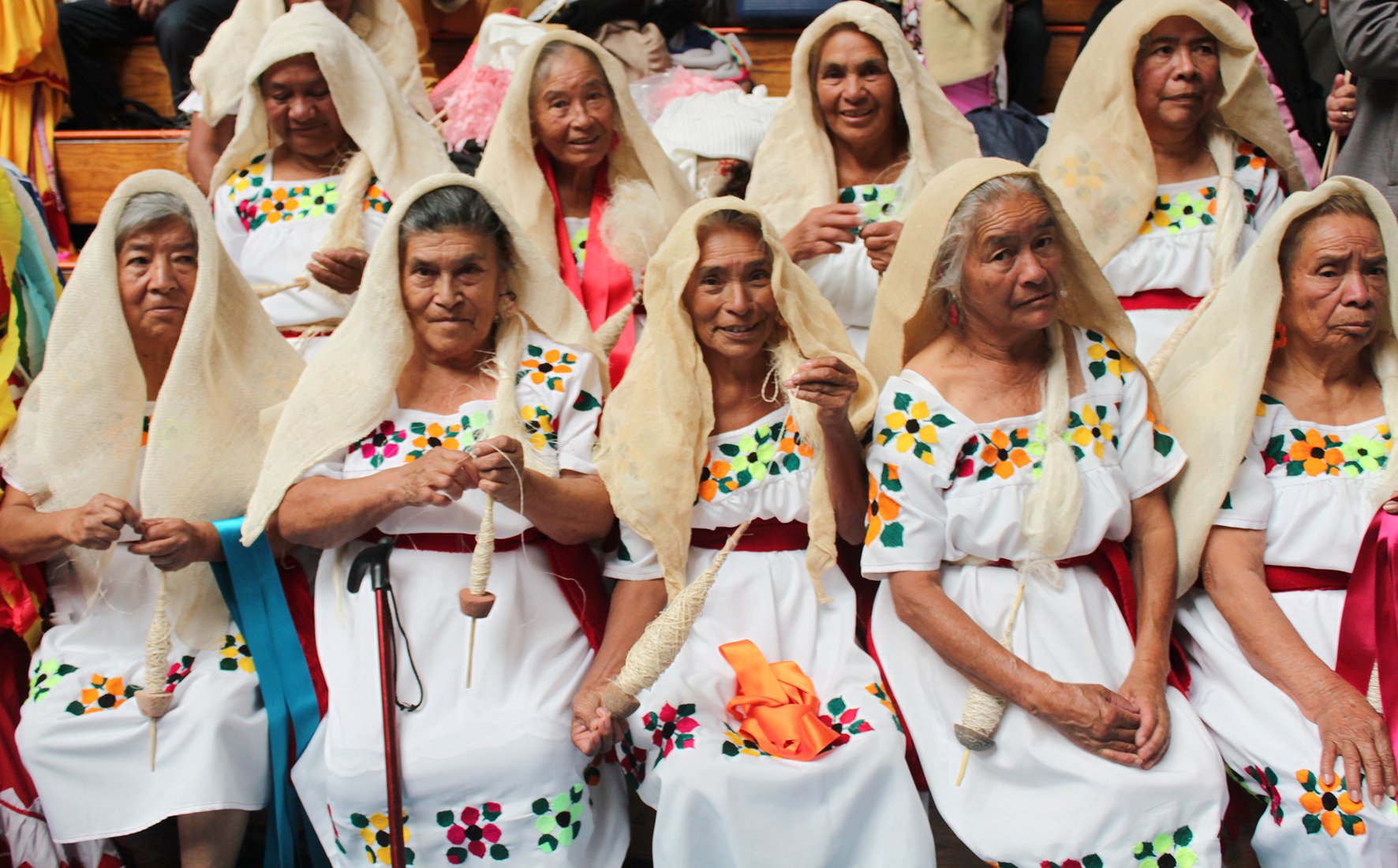 Mujeres adultas mayores indígenas. 